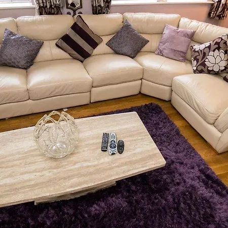 Bed & Breakfast Ashbrook 4*