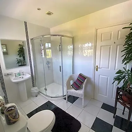 Ashbrook Bed & Breakfast 4*